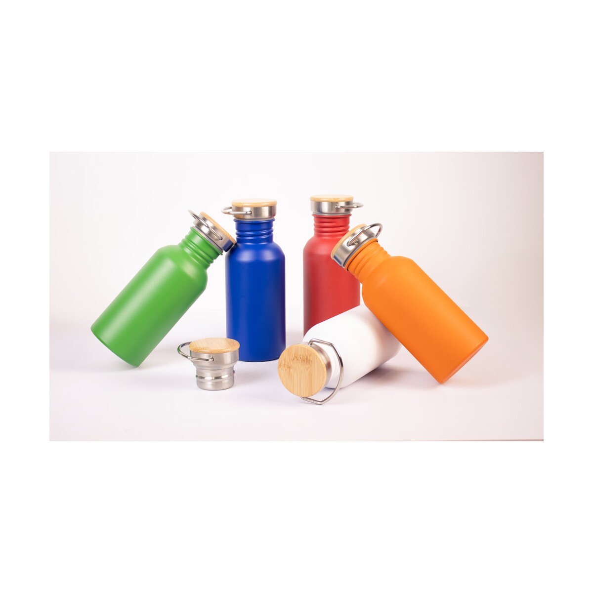 EWING. Butelka ze stali nierdzewnej z pojedynczą ścianką (90% z recyklingu) 94384_amb