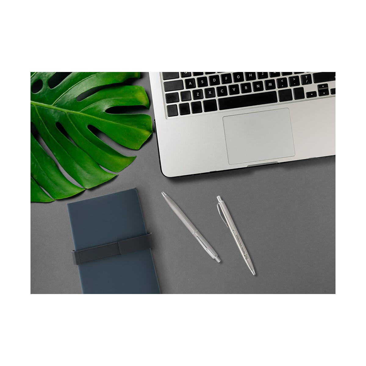 DOOLI. Długopis ze stali nierdzewnej (53% z recyklingu) z błyszczącym korpusem 91981_amb