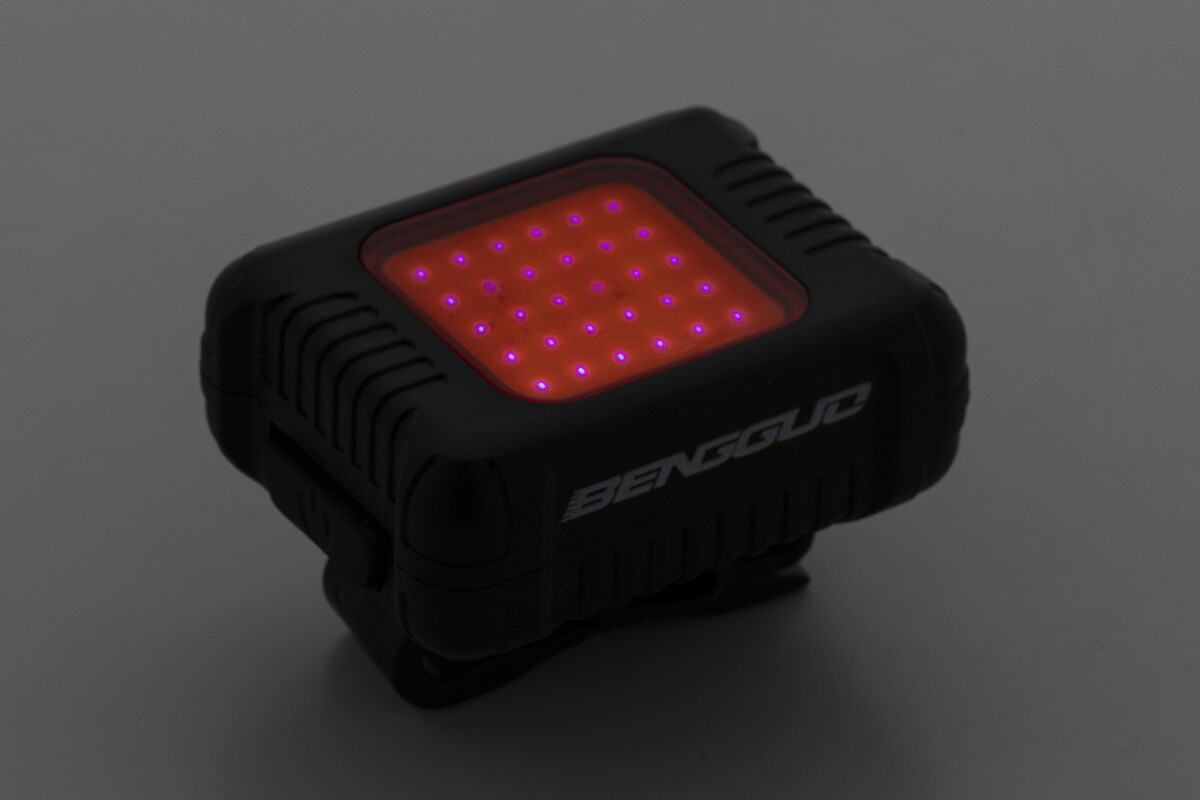 Cobik zestaw lampek rowerowych z możliwością ładowania AP864103-10__DG