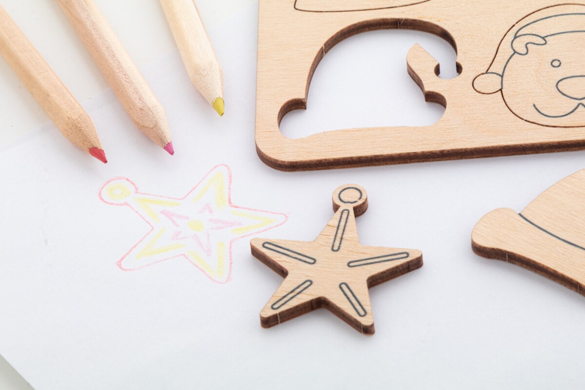 Ravya świąteczna gra, kolorowanka i dopasowyanie symbooli świątecznych AP716806__DG1