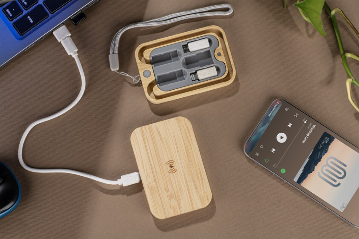 Zestaw kabli do ładowania z ładowarką indukcyjną BUMO 09185-17_m