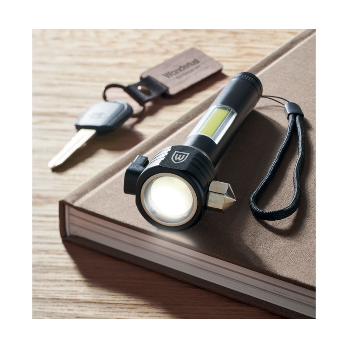 Młotek awaryjny 3 w 1 HAMALUZ mo2357-03-back