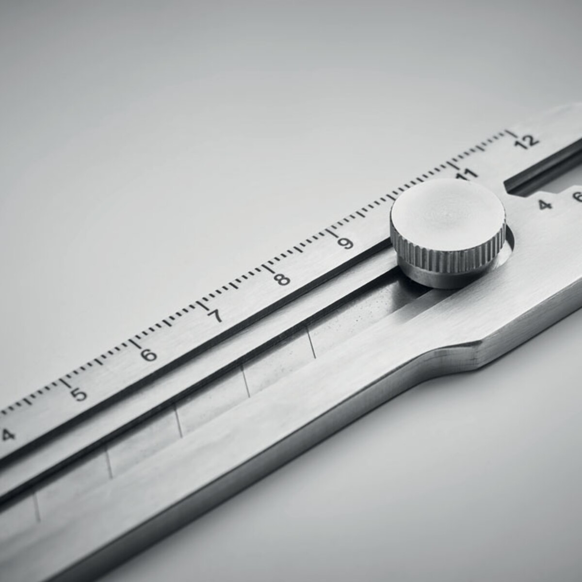 Wysuwany nóż wielofunkcyjny KNIFEPLUS mo6970-16-detail