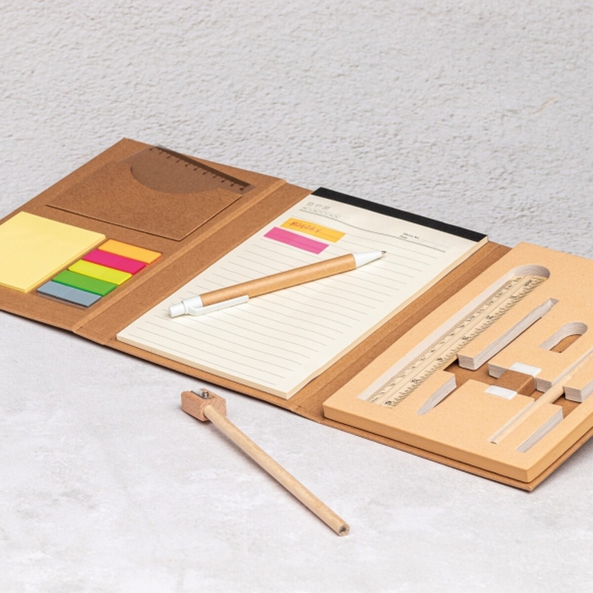 Folder z notatnikiem w linie i przyborami do pisania CALVIN folder-a4-z-notatnikiem-w-linie-i-przyborami-do-pisania-2119401-9