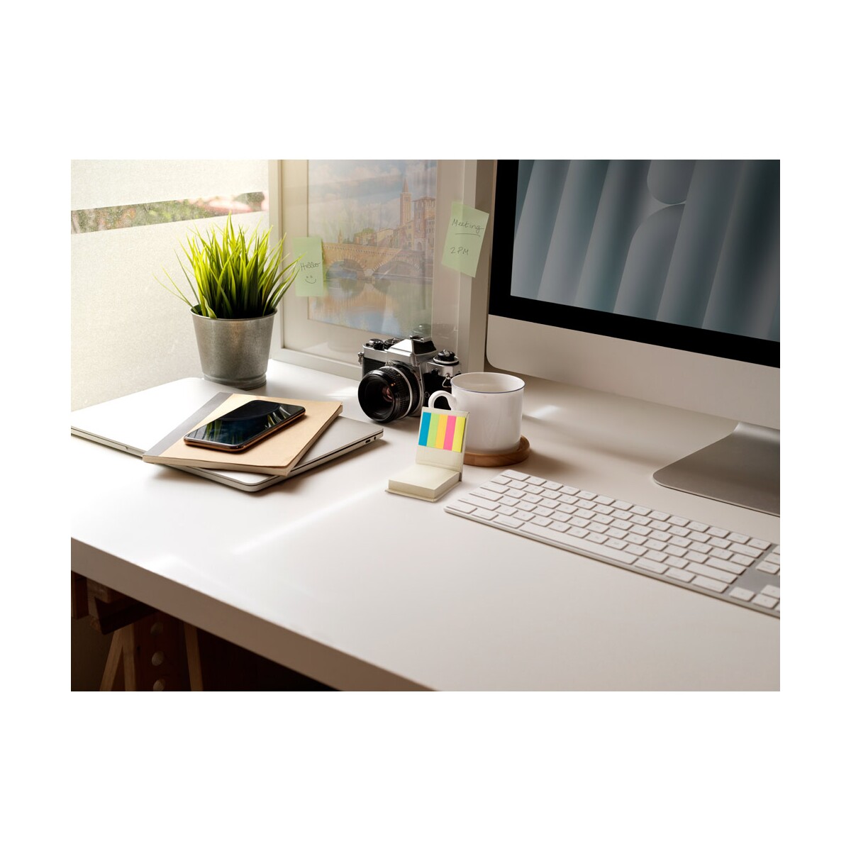 KAIRON. Zestaw biurowy 2 w 1, wykonany w 100% z papieru pochodzącego z recyklingu, zawierający 6 karteczek samoprzylepnych 93664_amb