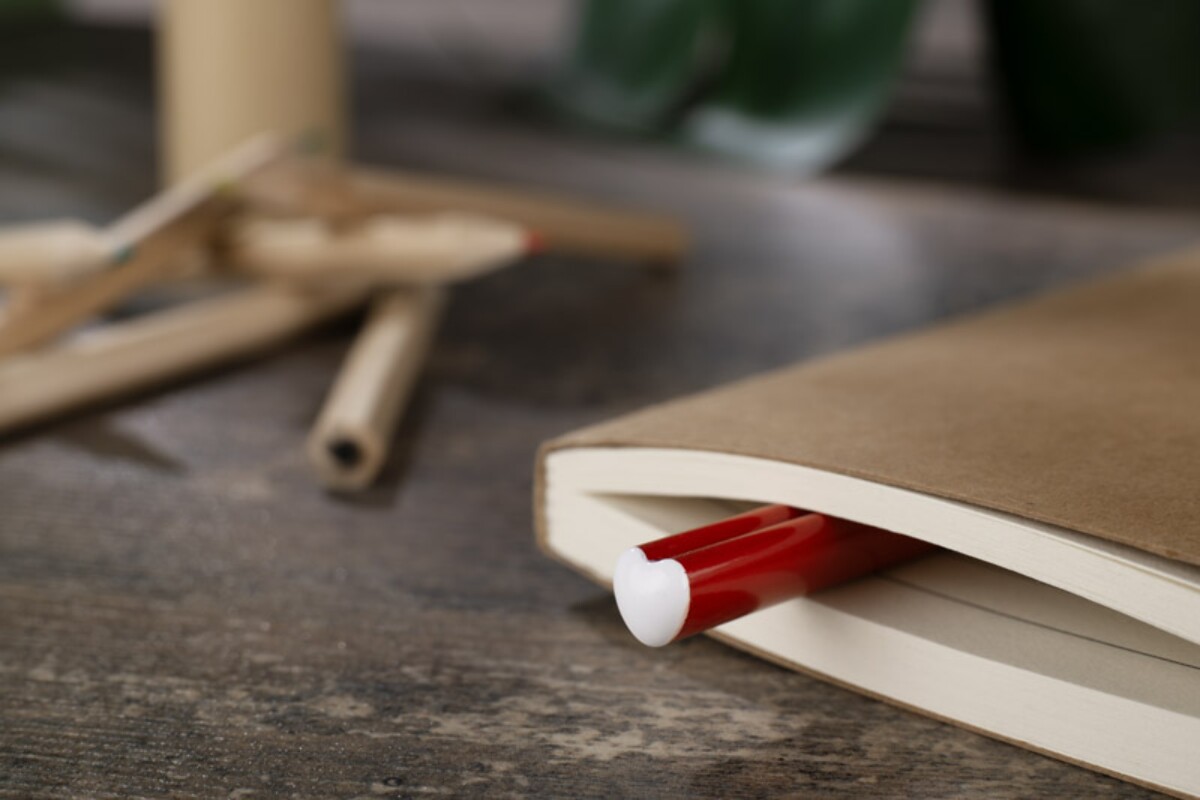 Ołówek w kształcie serca LOVIO 19825-04_m