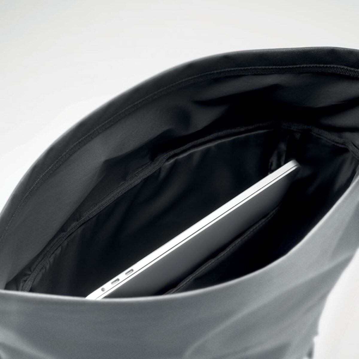 Plecak odblaskowy Rolltop BRIGHT ROLLPACK mo2056-16-open