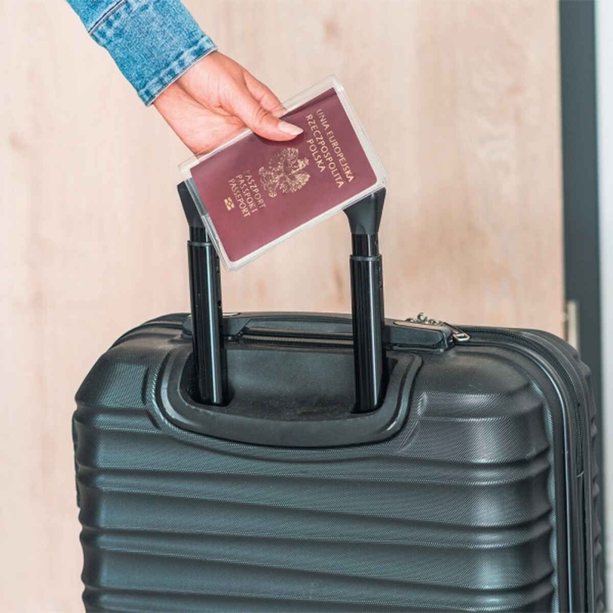 Okładka na dokumenty LUCA okladka-na-dokumenty-9257666-5