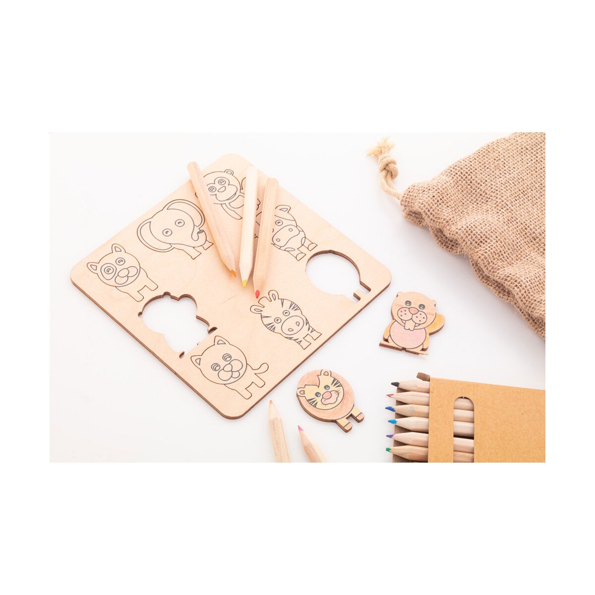 Matchmor gra polegająca na kolorowaniu i dopasowywaniu kształtów AP716804__FC