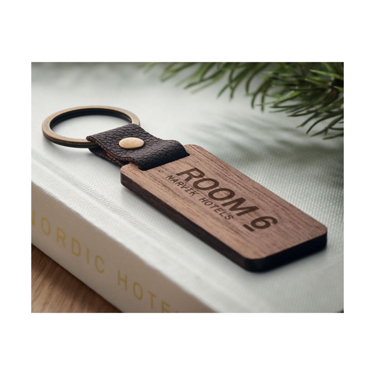 Brelok z orzecha i z PU NAWKEY mo2369-40-print