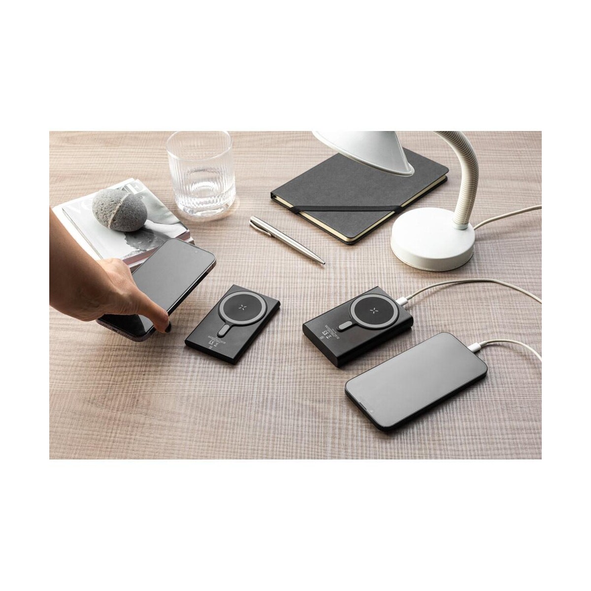 WRIGHT 10. Magnetyczny powerbank z superszybkim ładowaniem z recyklingowanego aluminium i recyklingowanego ABS o pojemności 10 000 mAh 97216_amb